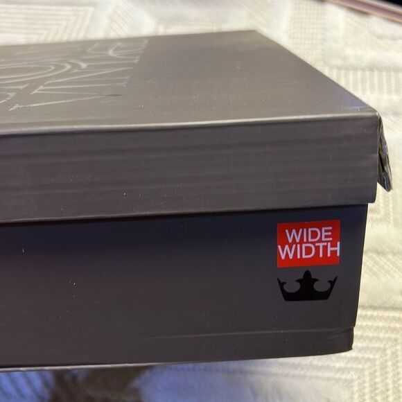 Crown Vintage Gilian Wide Width Chelsea Boot - Picture 6 of 9